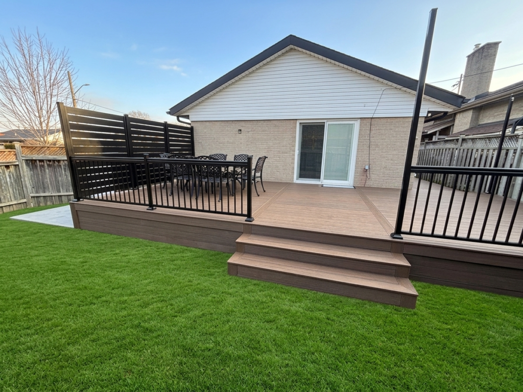 Royal Railings logo – Custom railing fence installation in Toronto and GTA